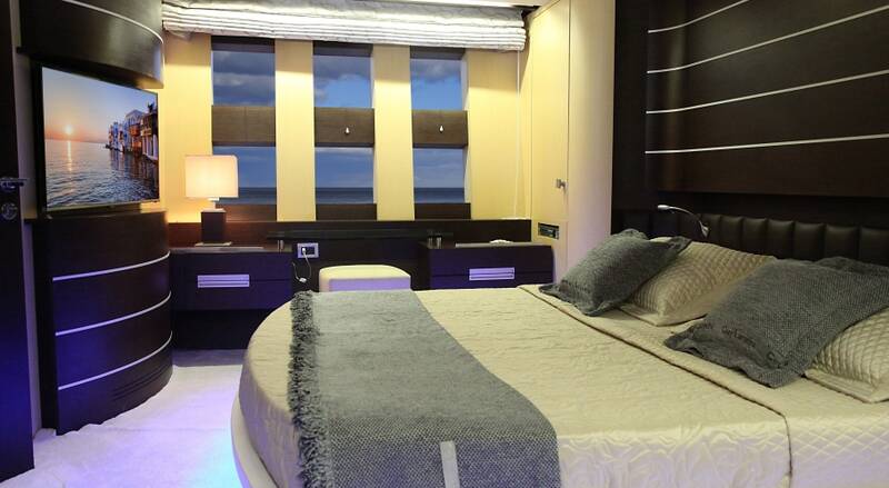 Owner's cabin with large hull glazing