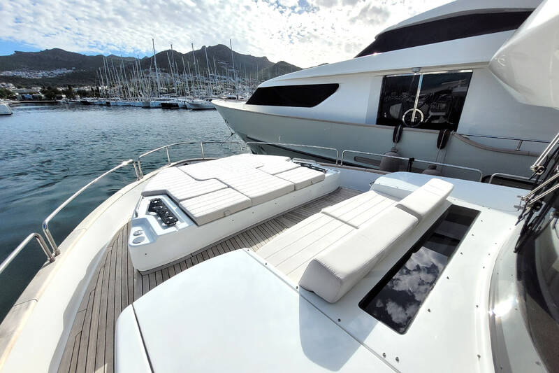 Lounge area on bow