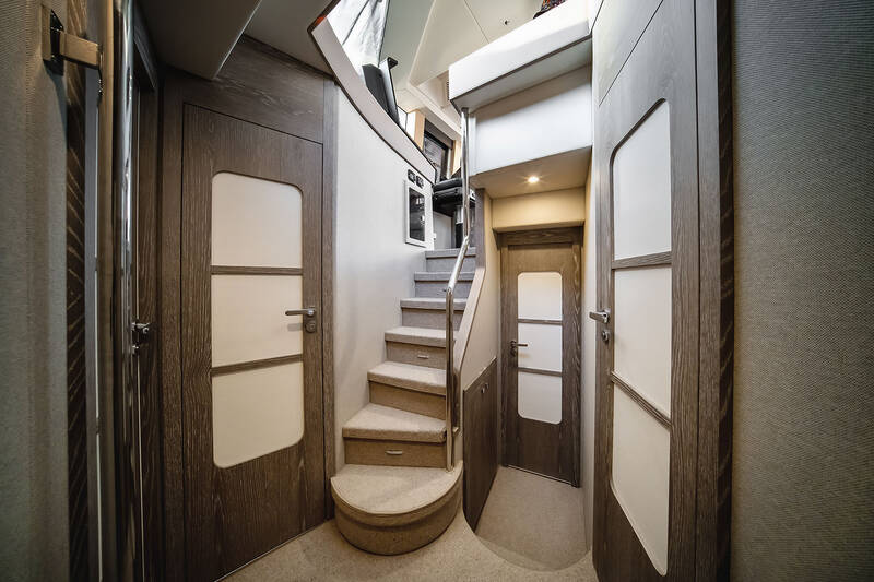 Lower deck