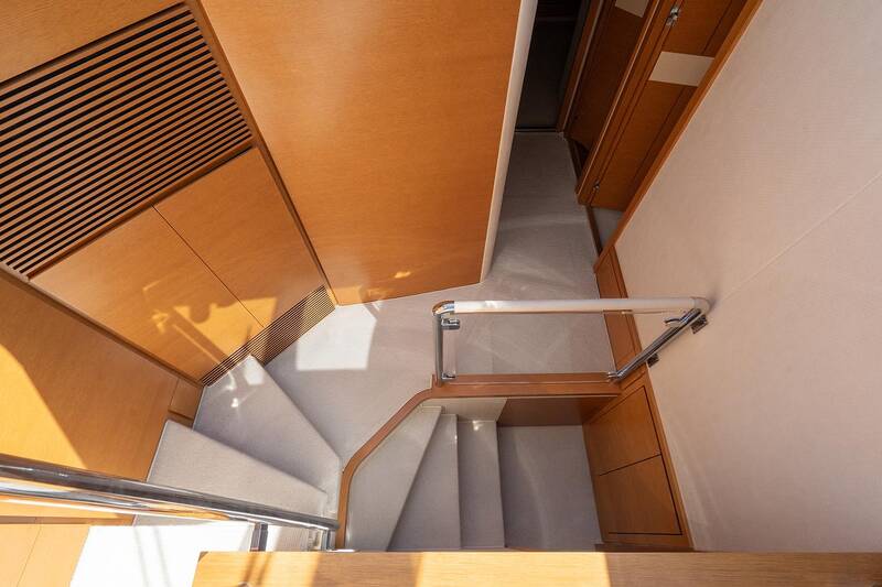 Steps to lower deck