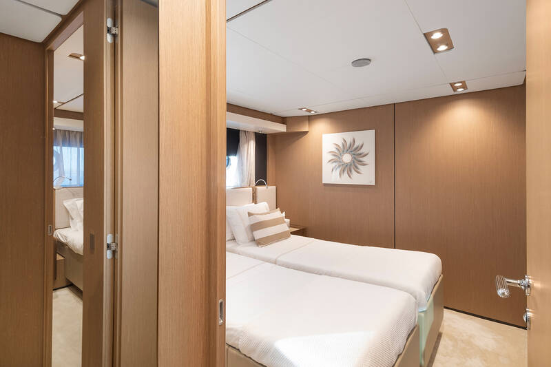 Guest cabin