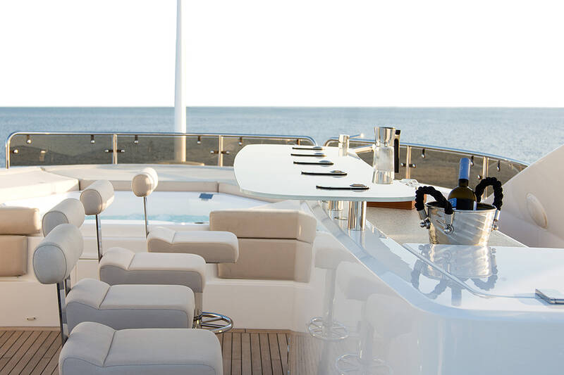 Wetbar on sky deck