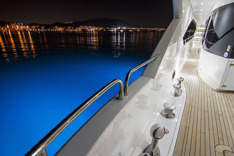 Walk arounds on the main deck