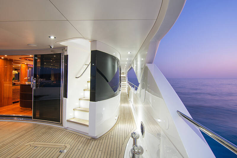 Walk arounds on the main deck