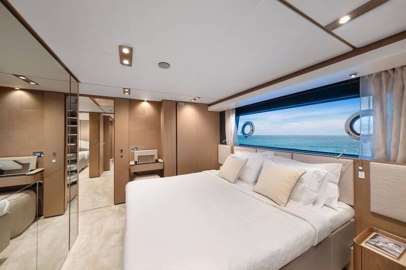Double guest cabin 1