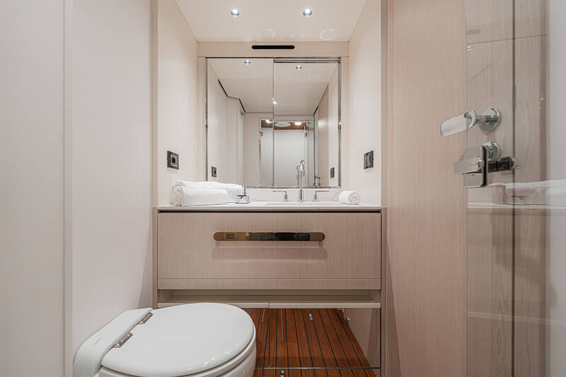 Guest head on starboard side