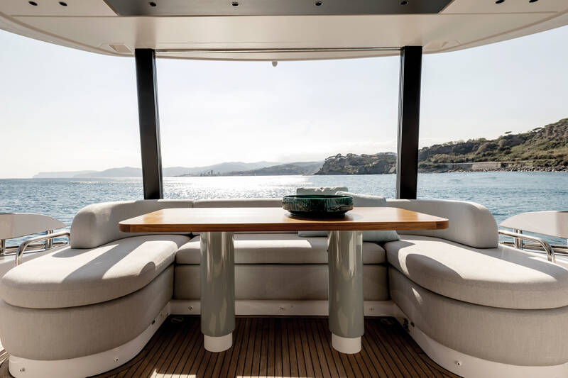 Dining area on cockpit