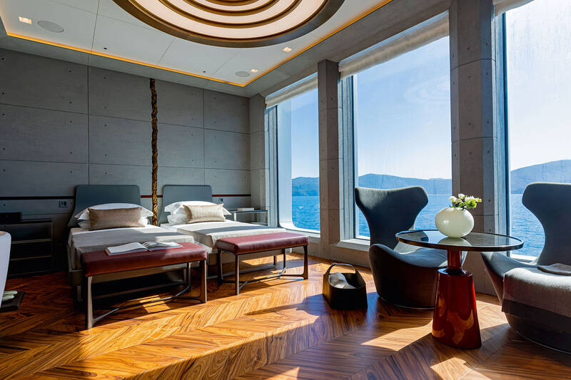 Guest cabin