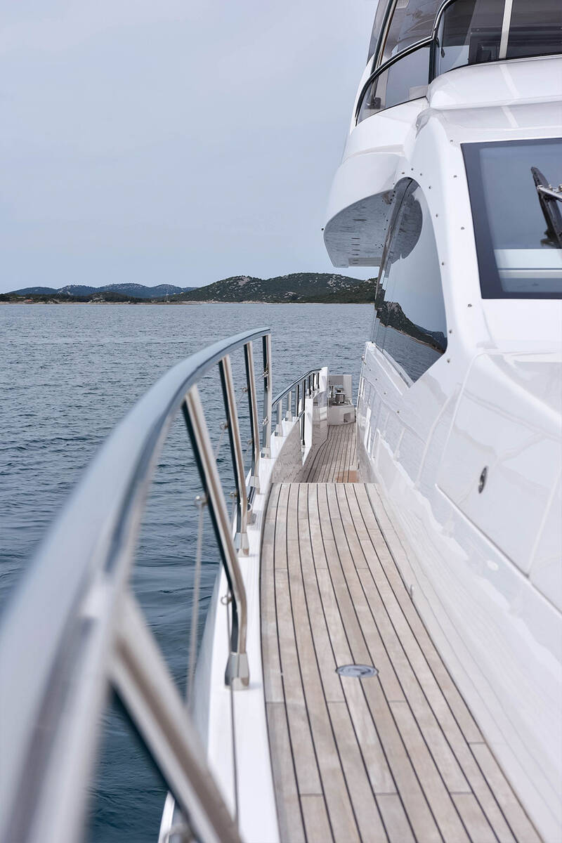 Side deck