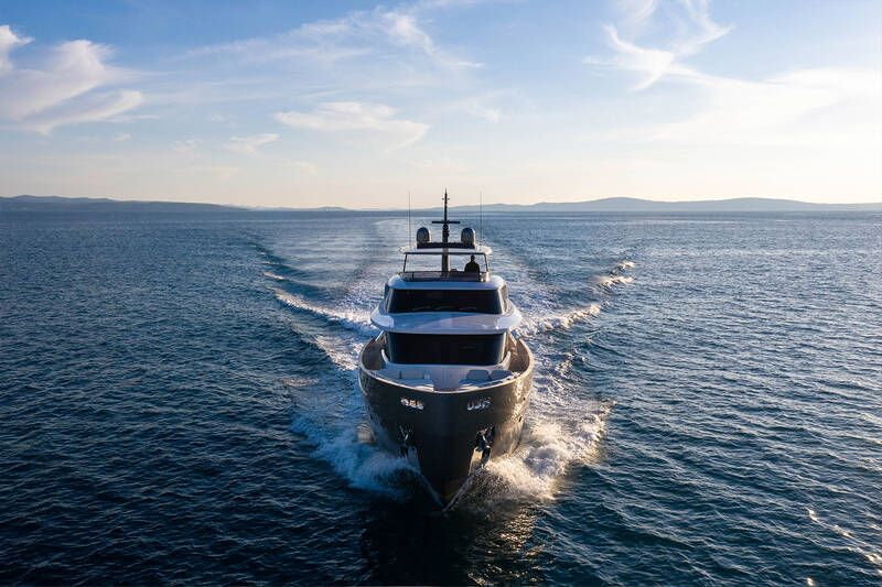 Екстер'єр Magellano 25 METRI M/Y OREL