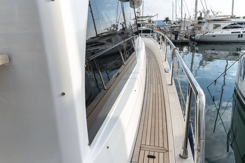 Side deck