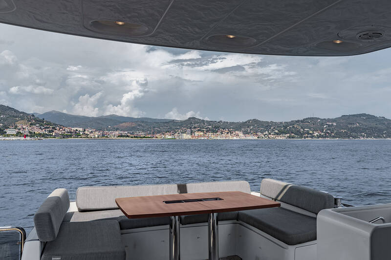 Dining area on cockpit