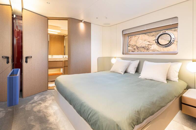 Double guest cabin