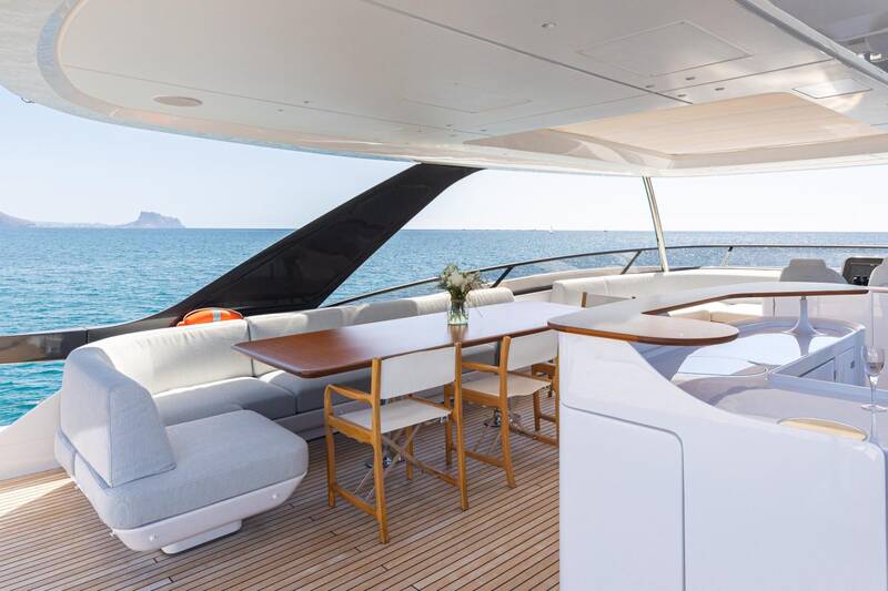 Flybridge lounge area
