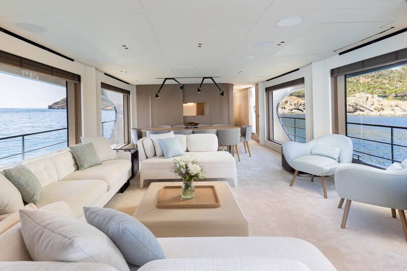 Lounge area in main salon