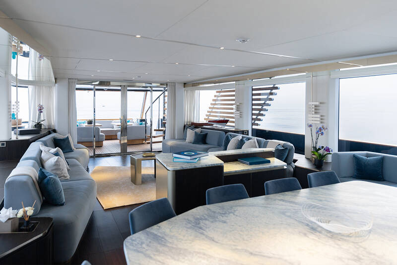 Main deck salon