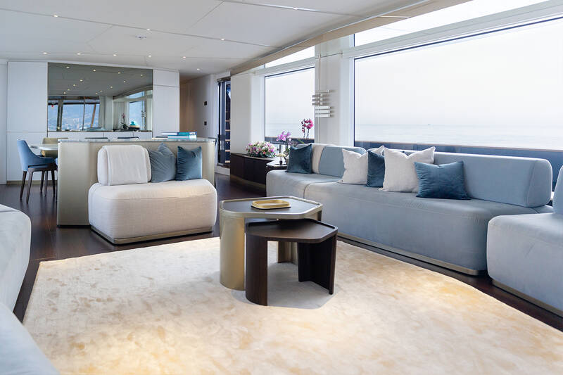Main deck salon