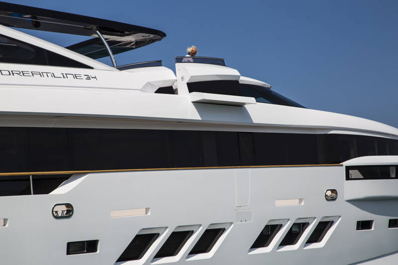 Dreamline 34. Exterior