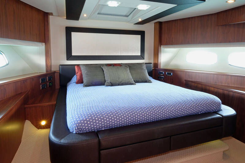 Bow cabin
