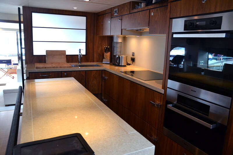 Kitchen Fairline Squadron 78 (2011)