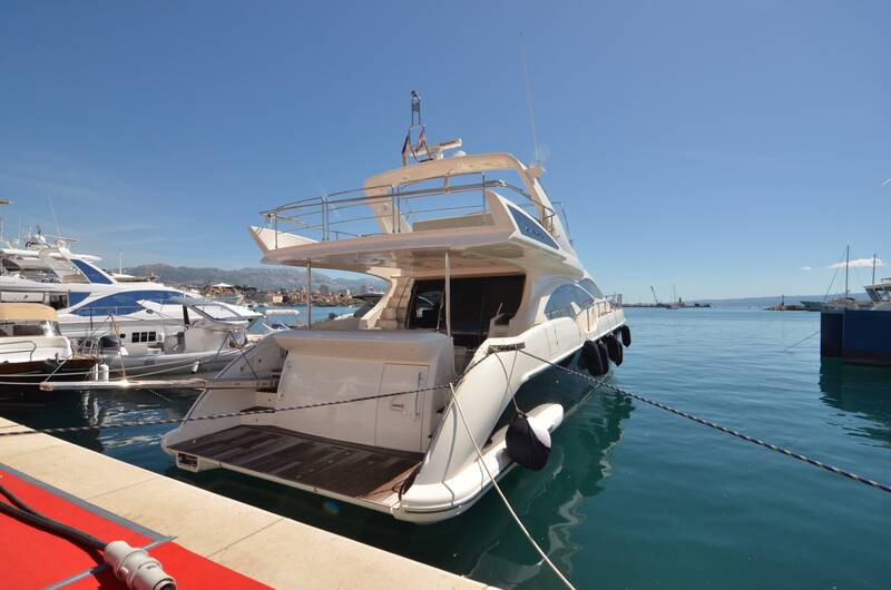 Exterior Azimut 70 2009