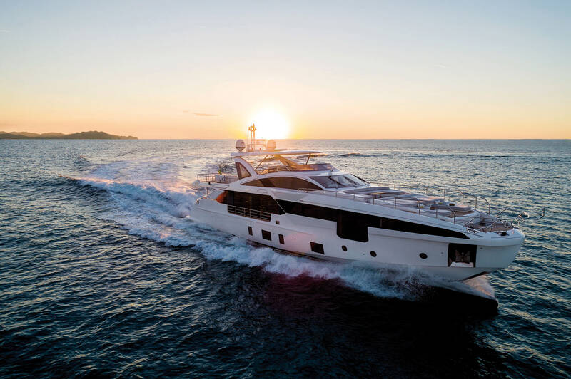 Екстер'єр Azimut Grande 32 METRI