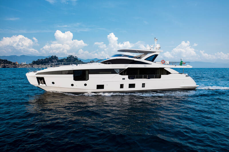 Екстер'єр Azimut Grande 32 METRI
