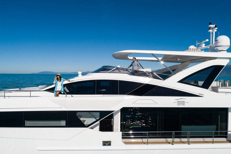 Екстер'єр Azimut Grande 32 METRI