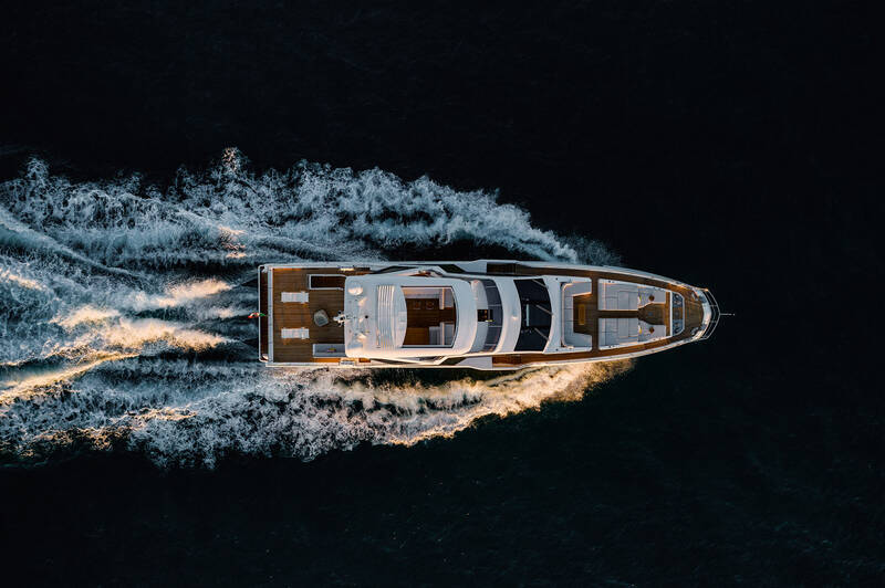 Екстер'єр Azimut Grande 32 METRI