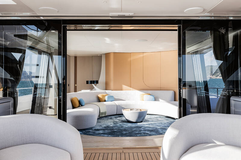 Upper deck salon