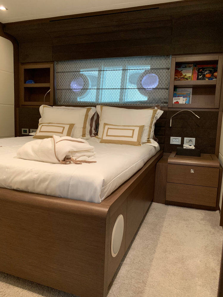 Guest cabin