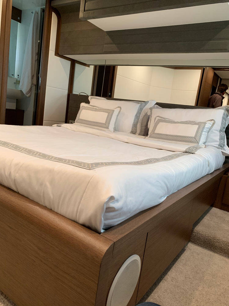 Guest cabin