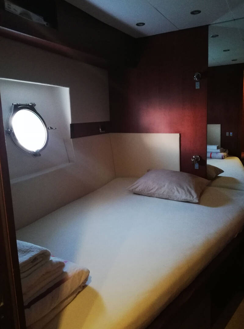 Guest cabin