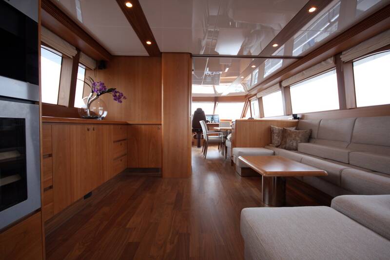 Salon (main deck)