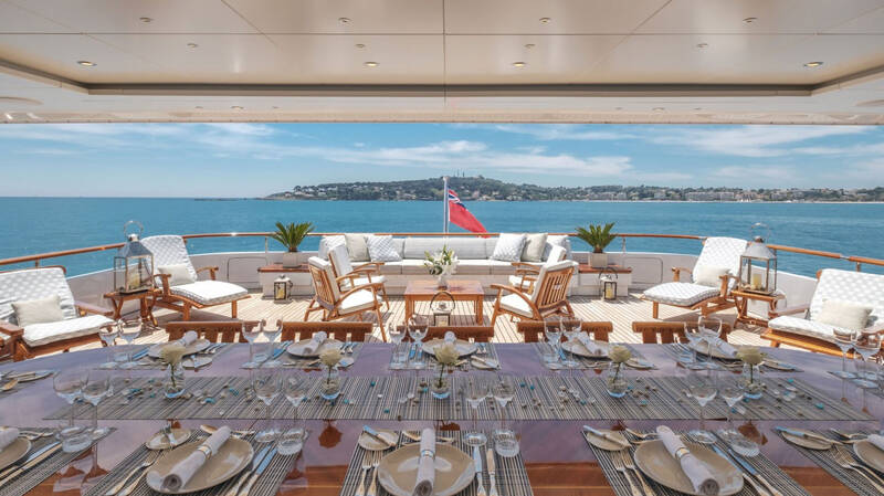 Dining area on upper deck 