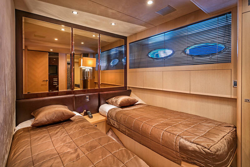 Guest cabin