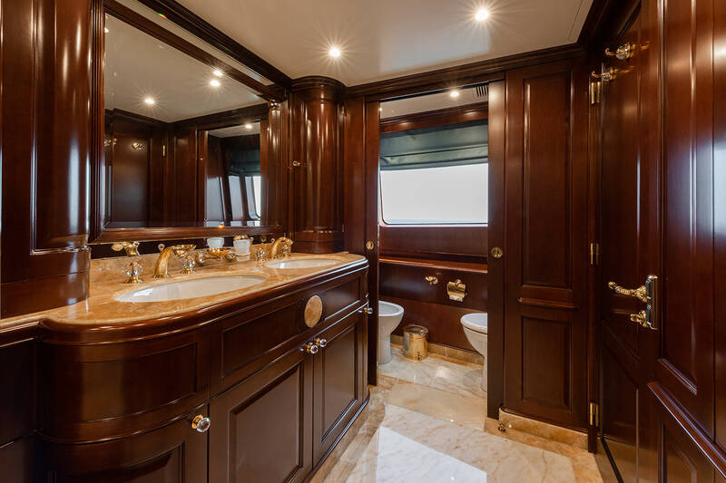 Master cabin bathroom