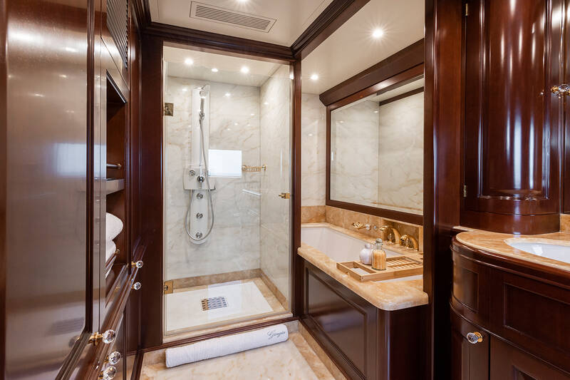Master cabin bathroom