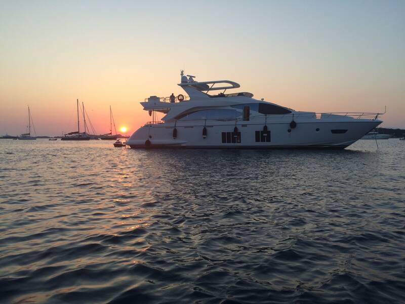 Exterior Azimut 84, 2015
