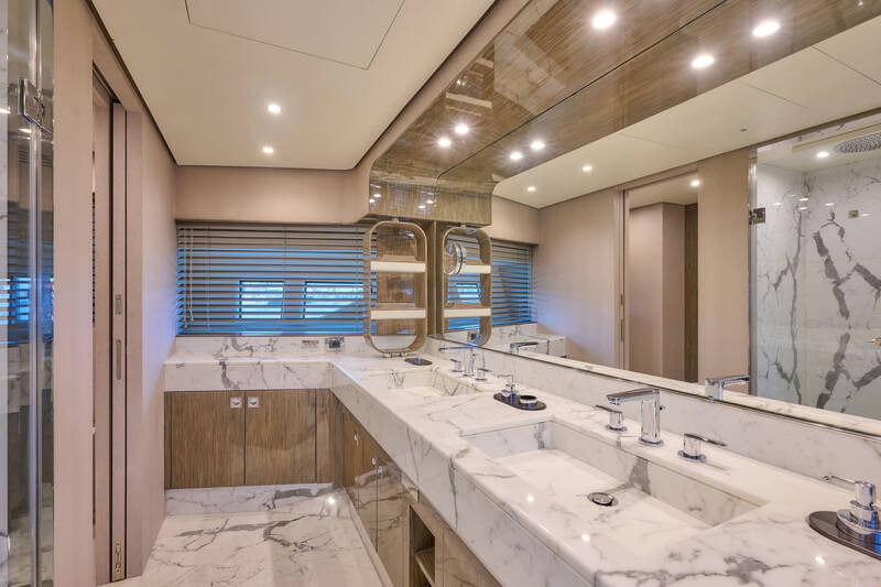 Master bathroom 